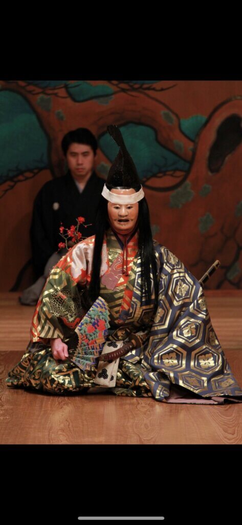 能の舞台鑑賞&体験会 Kudan students experienced “Suriashi” of Noh.